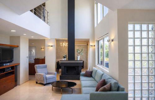 Sweven Villa Private Pool & Absolute Privacy , Stunning Sunsets - Photo 10