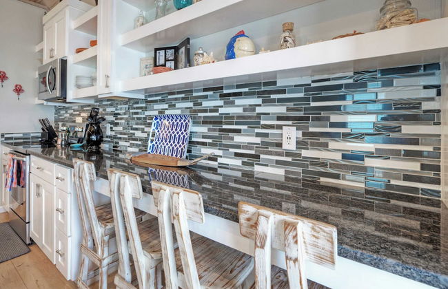 Waterfront, Shared Boat Dock & Pool w/ Views Ariels Grotto by Avantstay - Foto 18