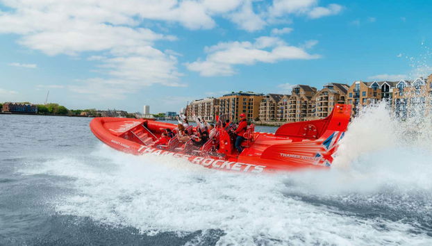 Surcando las aguas del río Támesis