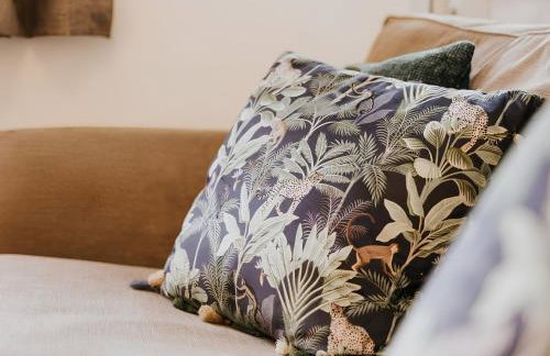 Central 3 Bed Home, Contractors, Garden, Fast WiFi, Smart TV - Photo 29