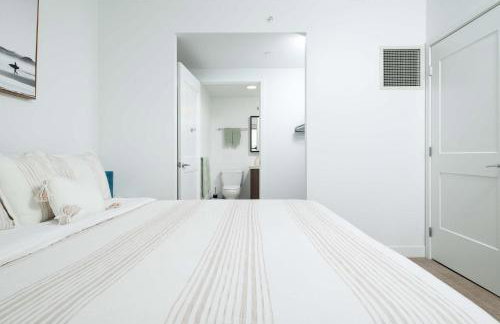 Central 1BR Apartment Assembly Square Pool Gym Parking Sleep 5 - Foto 9