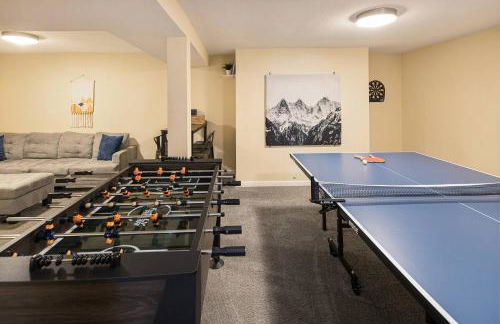 Family Retreat! By Denver + Hot Tub, Sleeps 10! - Foto 54