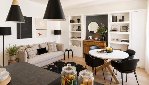 ComeCasa Lily Pads -Elegant apartment- in the city center - Photo 2
