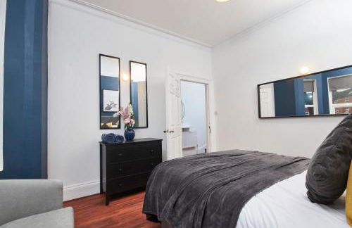 BIG Contractor House in Leamington Spa with 7 Beds by PureStay - 14 Night min! - Foto 17