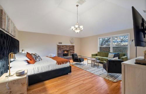 Huge Retreat w Alaska King, Pool & Jacuzzi Tub Indoor - Foto 7