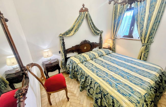 Pool, Jacuzzi and Events Room - Charming Villa in Umbria - Sleeps 24 - Lake View - Foto 21