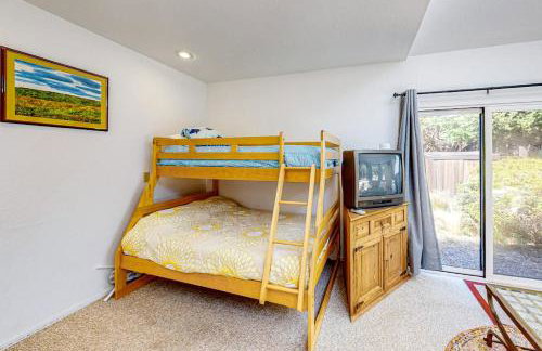 Urban Escape Compound - Photo 24