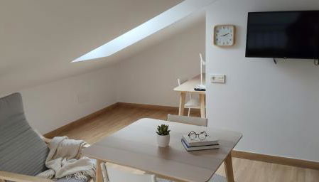 Cozy Studio in San Pablo Salamanca by beBalmy - Photo 4
