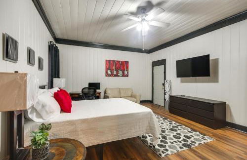 Modern Greenwood Studio Less Than 1 Mi to Downtown! - Foto 10