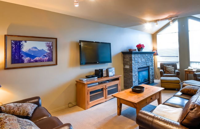 Thunder Ridge by Fernie Lodging CO - Photo 25