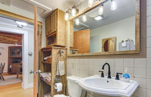 20-Acre Cabin with Pond 5 Mi to Biltmore Estate! - Foto 18