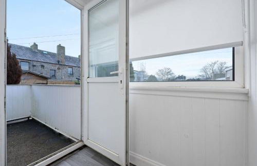 2BR Sleeps 6 with Parking Near Linlithgow Palace - Photo 26