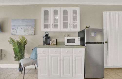 Luxe Guest Suite Near The Emerald Coast of PCB - Photo 3