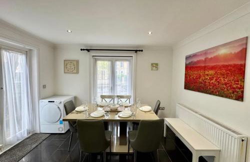 Spacious 3-Bed Home with Garden, Private Parking, Smart Tv's, Fast Wi-Fi - Foto 22