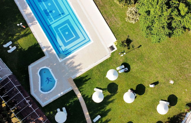 Rebecca's Village - Foto 22