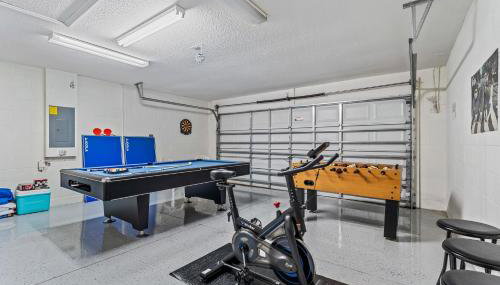 EXQUISITE VILLA - 2 Master Suites, Pool South and Spa, Gas BBQ, Game Room, WIFI - Foto 2, Game Room