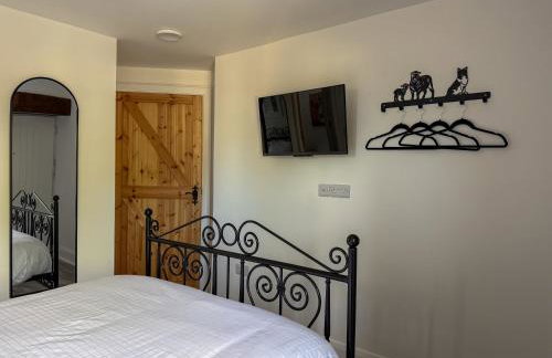 Wee Henry's Barn - Photo 16