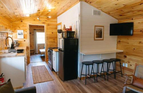 "Cozy Dumplin" - Warm & Modern Stay in RRG/Auxier - Foto 17