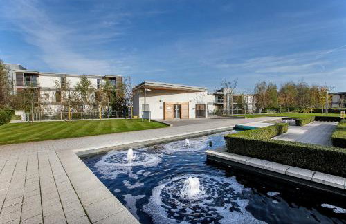 ShortstayMK Vizion apartments, with free superfast wi-fi, parking - Foto 52