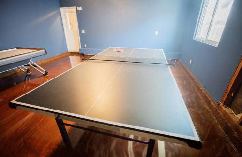 2 private masters, new beds & furniture, sleeps 12 - Photo 8