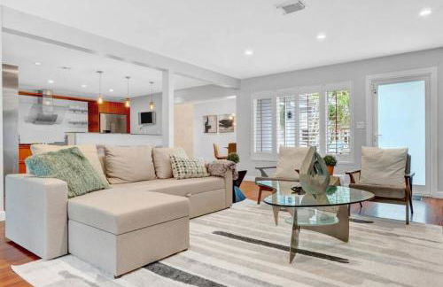 Modern 4BR Villa with Pool - Outdoor amenities - WFH - Foto 8