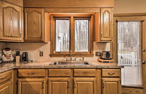 Serene Orchard Park Apartment Large Yard and Patio! - Foto 10