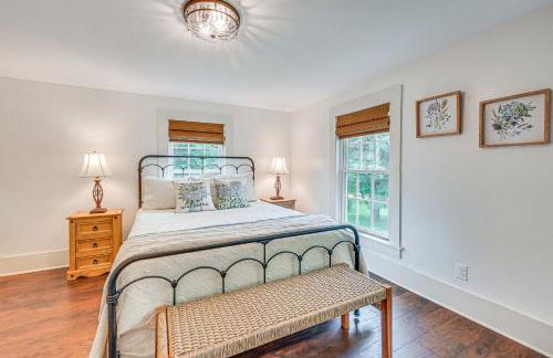 Historic Farmhouse Near Mountains and Colleges! - Foto 21