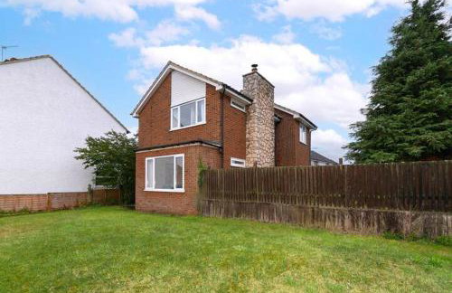 Sittingbourne Lodge, free car park - 4 Cars - Photo 3