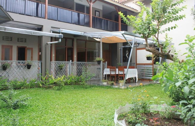 De Riau Cottage by HouseinBandung - Foto 14
