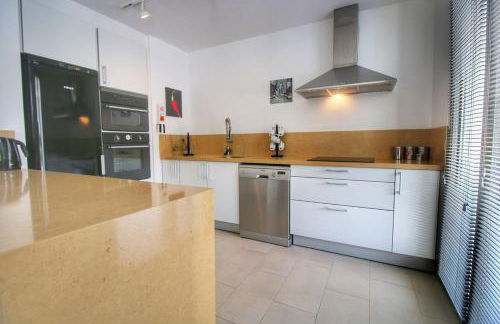 Villa Marluki, 4 bedrooms, pool and terraces - Foto 8