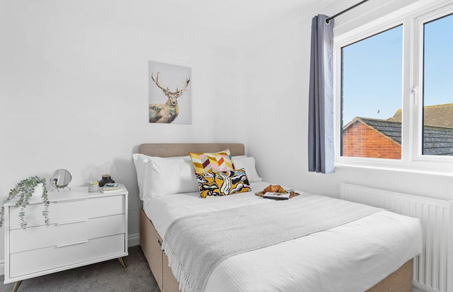 Chandlers Walk Modern Comfy Family Home in Exeter - Photo 35