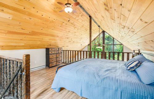 Quaint Loft Cabin w Hot Tub, FirePit, Deck & Grill - Foto 17