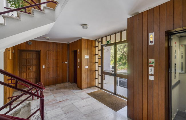 Stylish Sunny Penthouse Near Cascais Center & Greenspace - Photo 2