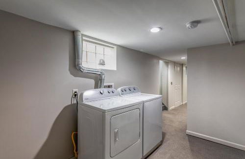 3 Bedroom Greek Revival Cottage Walk to Big House - Foto 22