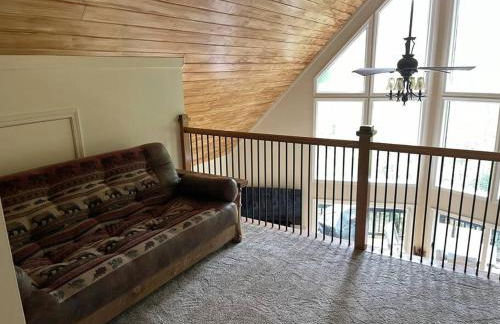 Helen, GA Bear Paw Haus 4 bdrm, sleeps 10, fire pit, pool table, on Golf course - Foto 24