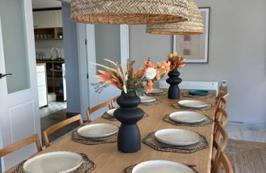 Luxury Villa with Panorama View and Heated Pool - Photo 21