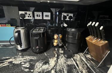 Cozy 2 Bed Flat in Town Centre - Foto 7