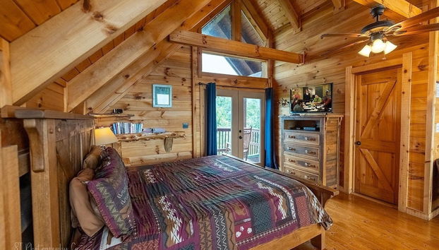 Graceful Awestruck Perfect Mountain Views with Pool Access by RedAwning - Foto 3, Habitación