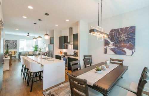 Luxury Townhome Skyline Views Mins To DT - Foto 10