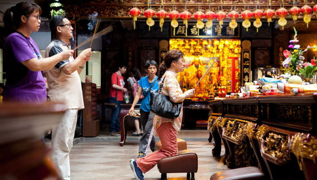 Una típica escena en los templos de Keelung