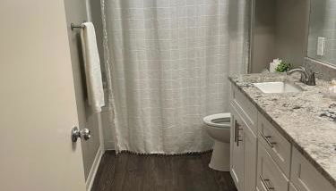 Spacious 1400sf 3bed 2bath Apartment - Photo 3