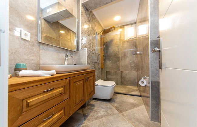 Sea View Huge Private Villa With Terrace in Bodrum - Photo 31