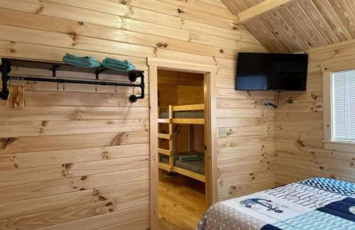 Get-away Cabin in Surf City w Loft and Parking - Foto 9