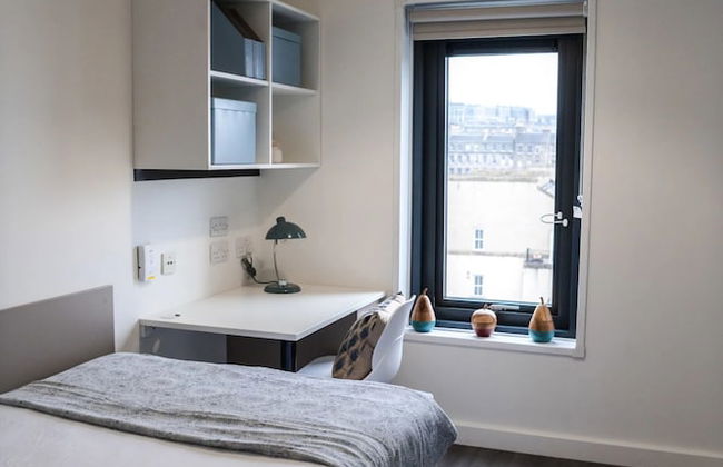 For Students Only - McDonald Road in Edinburgh - Photo 13