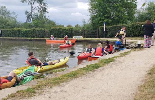 Swan Cottage, 5-Bedroom, Canal View, River, Private gardens, Free Parking's, WiFi, Oxford - Photo 10