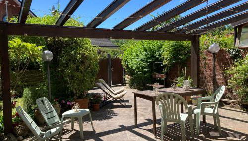 The Flowers' House - Photo 3, Garden