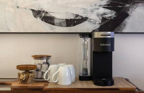 Updated & Spacious 2 BR with Free WiFi - Foto 10