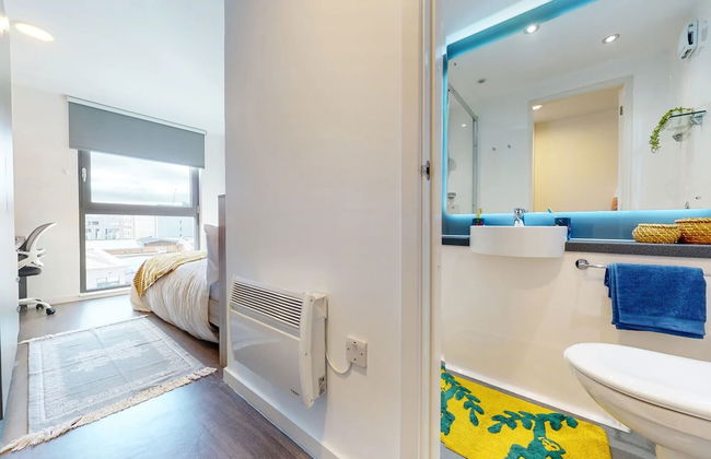 For Student Only Canvas Glasgow - Photo 24