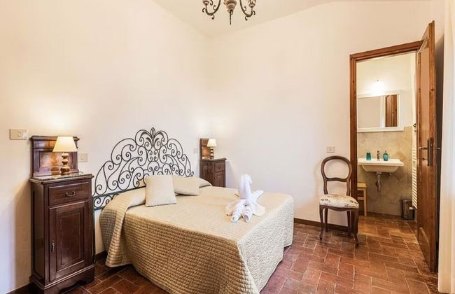 Agriturismo Poggio di Montepescoli - L'aia - Foto 5