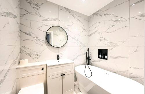 Historic 2-Bed Hideaway Near Hampton Court Palace - Foto 3